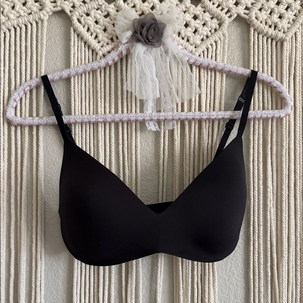Skims Black Wireless Bra - Sz 32DD - EUC